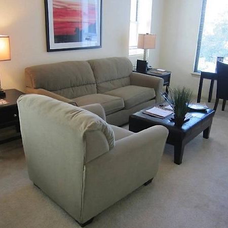 Oakwood At Alexan Lenox Chamblee Room photo